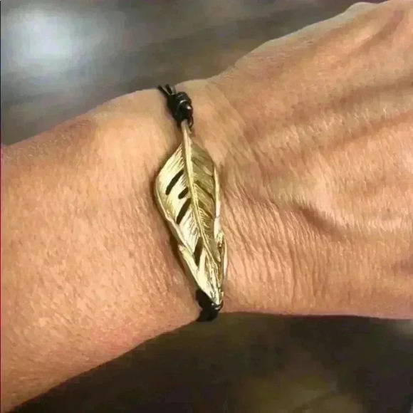 Chloe + Isabel black adjustable cord antique gold plated feather bracelet - Picture 3 of 6